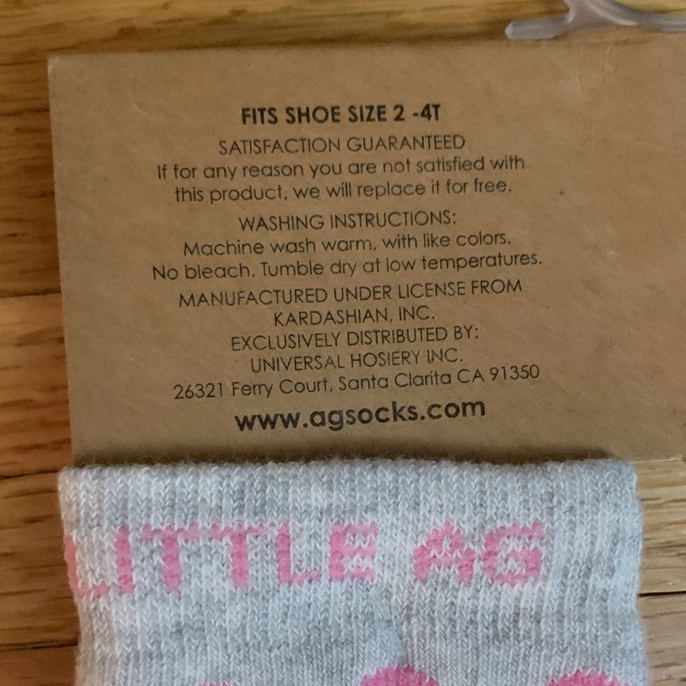 Arthur George Non-Slip Socks Sizes 2-4T “Kiss Me” - Picture 5 of 7